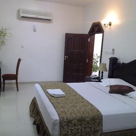 Al Shiraa Hotel Apartments Maszkat Kültér fotó